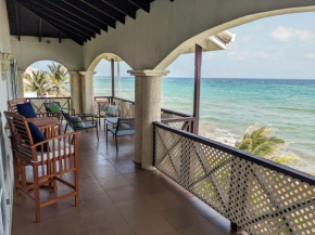 Breezy Ocean Front Condo Close to The Best Beaches